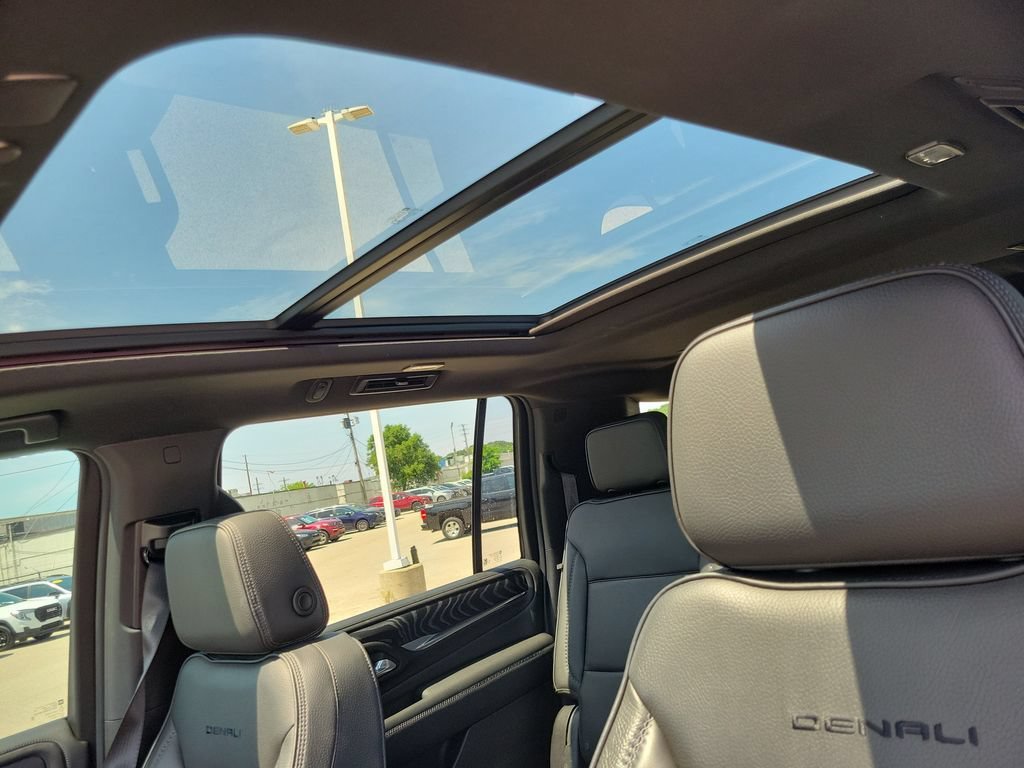 Used 2022 GMC Yukon XL Denali w/ Max Trailering Package AWD/4WD image 35