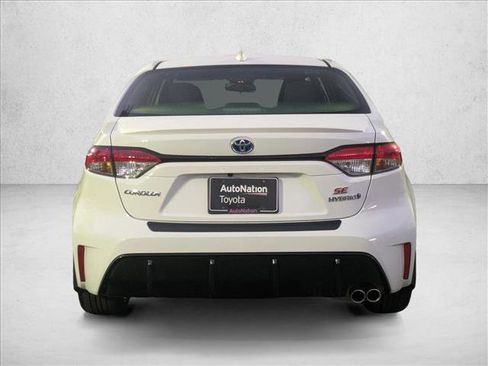 Used 2024 Toyota Corolla SE image 7