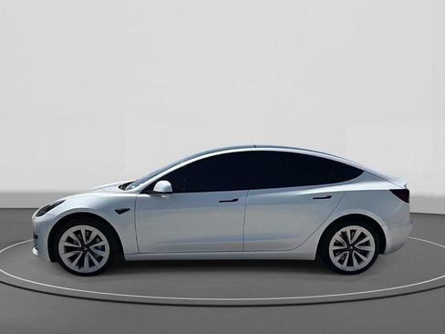 Used 2022 Tesla Model 3 RWD image 2