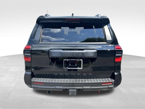 New 2026 Toyota 4Runner SR5 AWD/4WD image 4