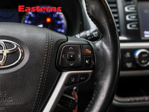 Used 2017 Toyota Highlander Plus image 22