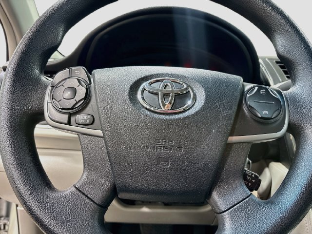 Used 2013 Toyota Camry LE FWD image 12