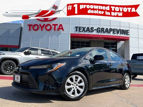 Used 2025 Toyota Corolla LE image 1