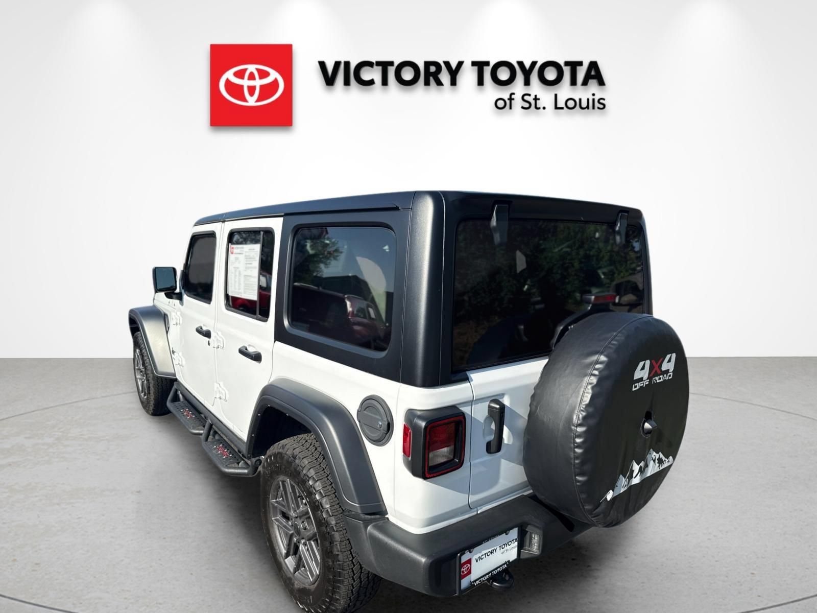 Used 2024 Jeep Wrangler Unlimited Sport AWD/4WD image 5