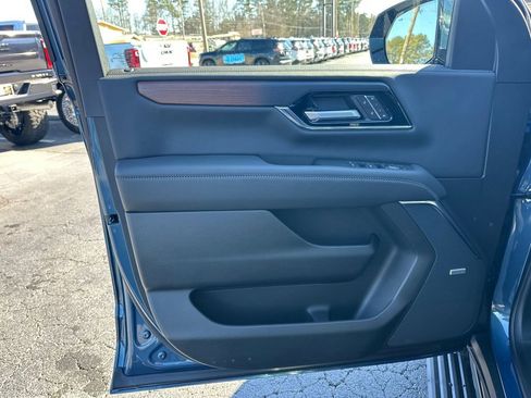 New 2026 GMC Yukon XL Denali w/ Sun & Power Step Package image 11