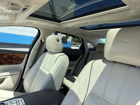 Used 2014 Jaguar XJ L Portfolio AWD/4WD image 10