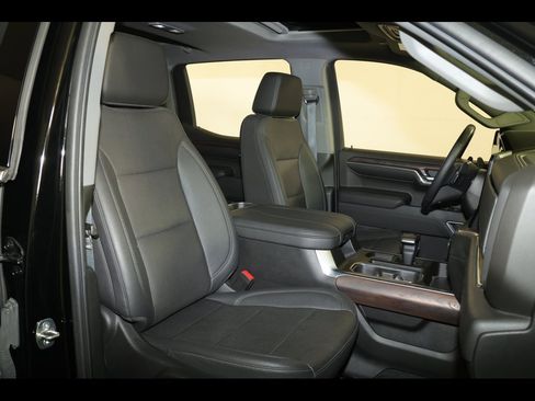 Used 2023 GMC Sierra 1500 SLT w/ SLT Convenience Package image 35