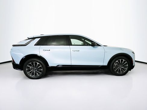 Used 2025 Cadillac Lyriq Sport image 10