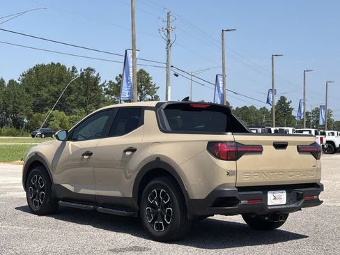 Used 2023 Hyundai Santa Cruz SE w/ Tow & Go Package AWD/4WD image 12
