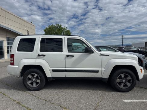 Used 2008 Jeep Liberty Sport w/ Popular Equipment Group AWD/4WD image 5