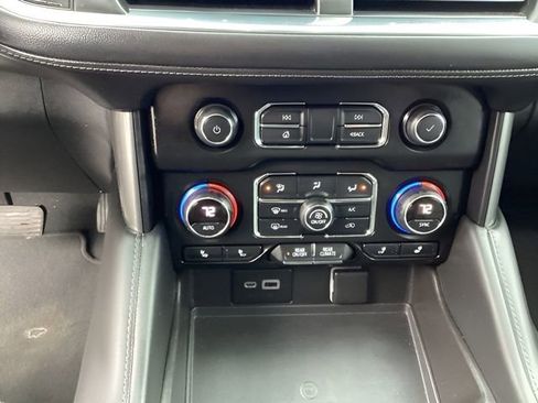 Used 2021 Chevrolet Suburban LT w/ Luxury Package image 41