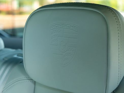 Certified 2022 Porsche Macan AWD/4WD image 49