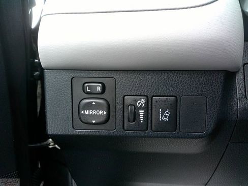 Used 2017 Toyota RAV4 Limited w/ Carpet Mat Package image 19