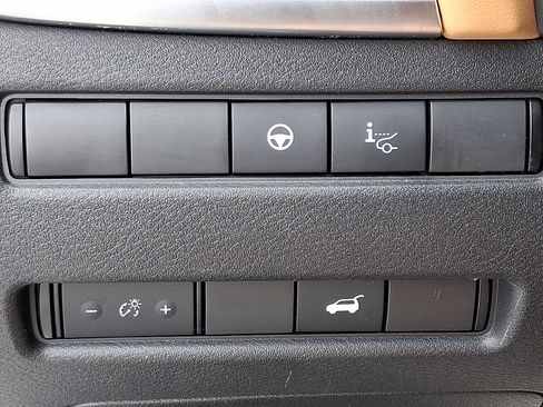 Used 2022 Nissan Rogue Platinum w/ Head-Up Display Package image 29