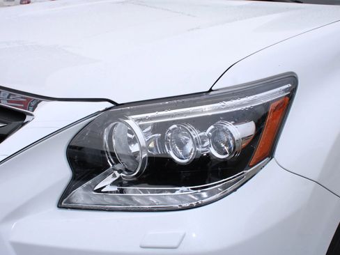 Used 2019 Lexus GX 460 image 4