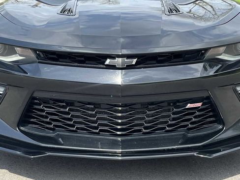 Used 2018 Chevrolet Camaro SS RWD image 23