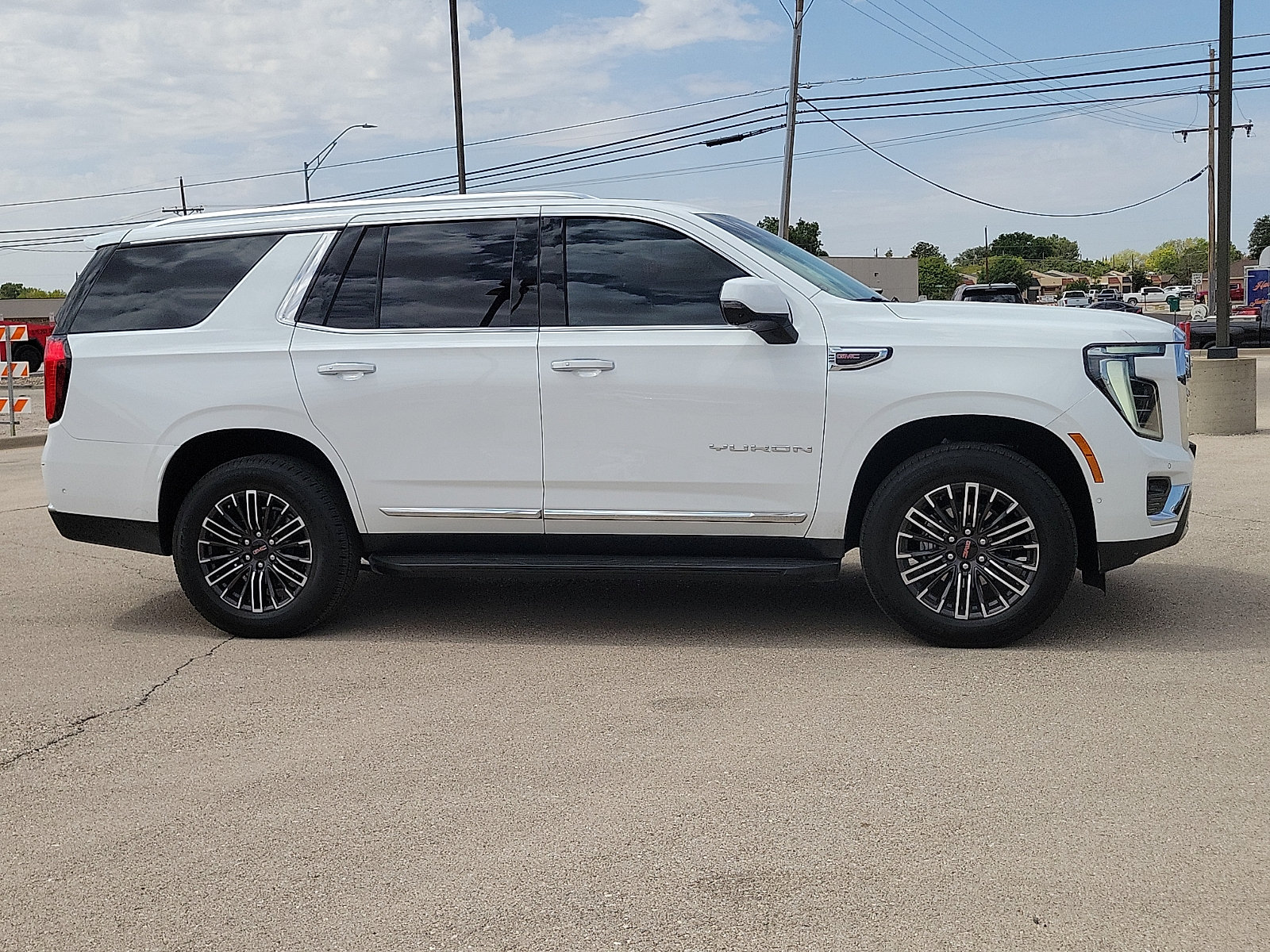 Used 2026 GMC Yukon Elevation w/ Elevation Premium Package AWD/4WD image 5