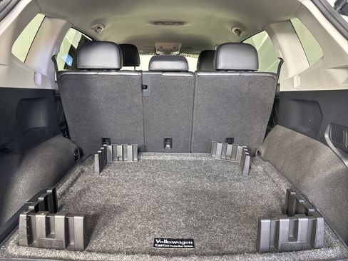 Used 2024 Volkswagen Tiguan SE image 21