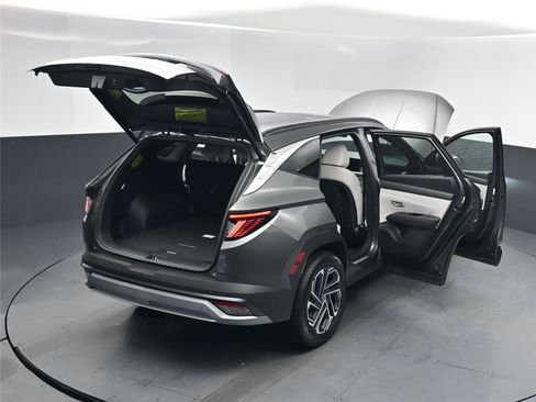 New 2026 Hyundai Tucson Limited w/ Tow & Go Package image 17