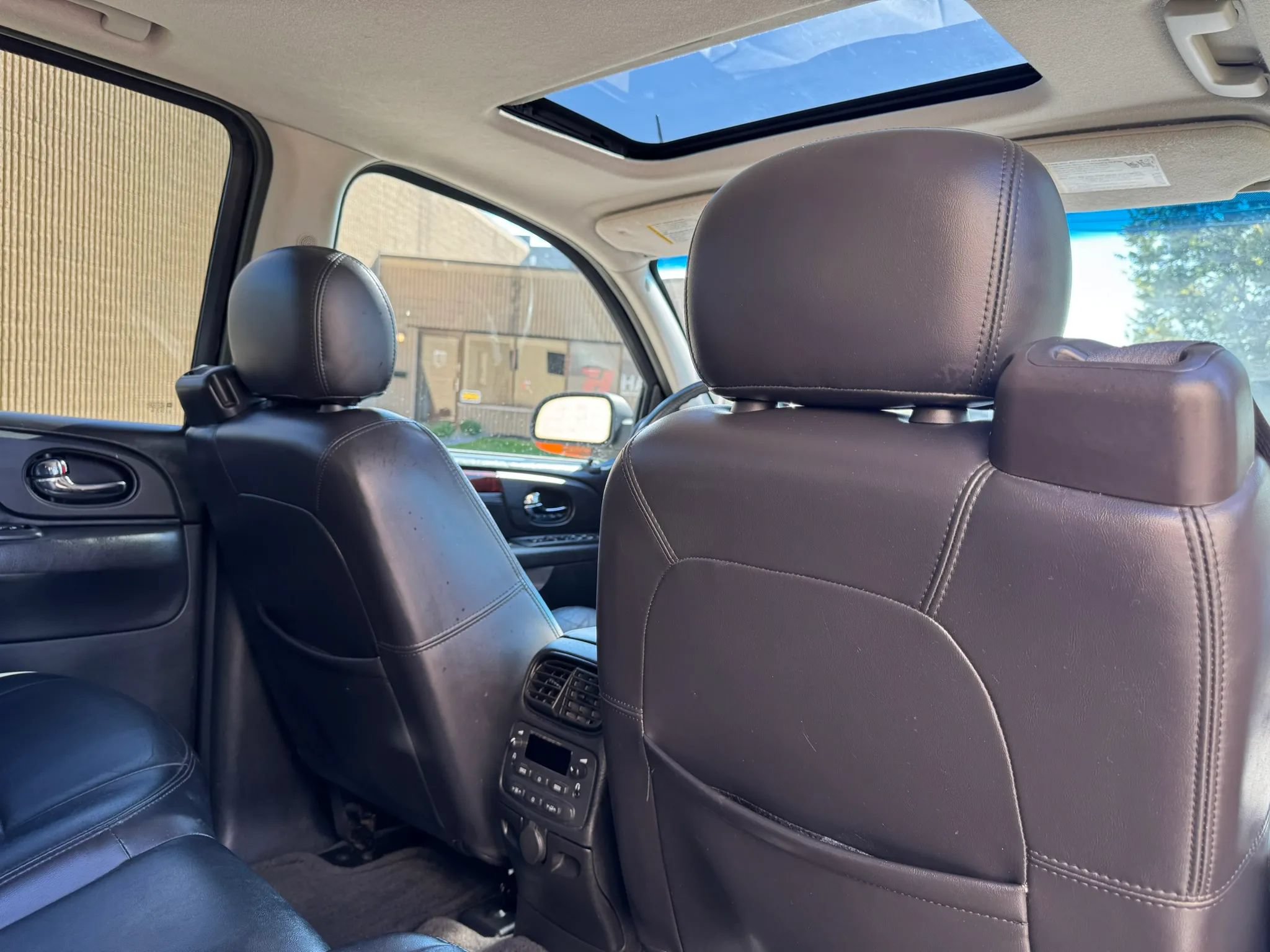 Used 2005 GMC Envoy SLT AWD/4WD image 30