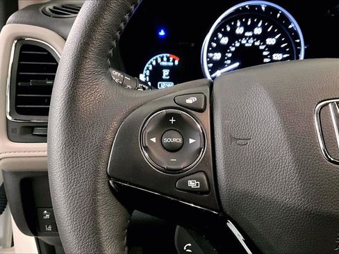 Used 2021 Honda HR-V EX-L image 17