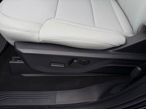 New 2026 Ford Expedition Max Platinum w/ Driver's Package image 11