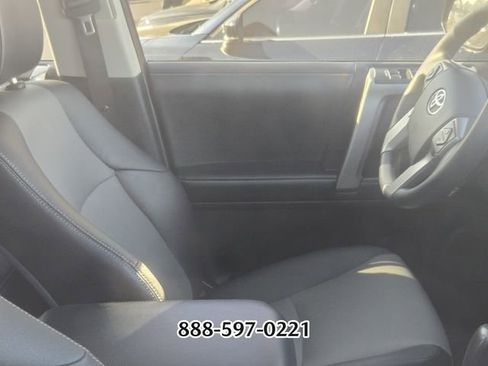 Used 2018 Toyota 4Runner SR5 Premium image 6