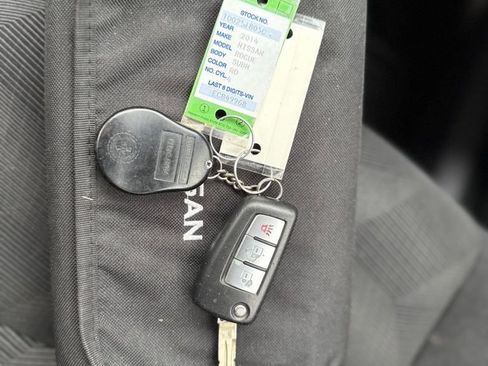 Used 2014 Nissan Rogue S image 30