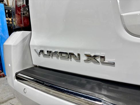 Used 2019 GMC Yukon XL Denali image 39