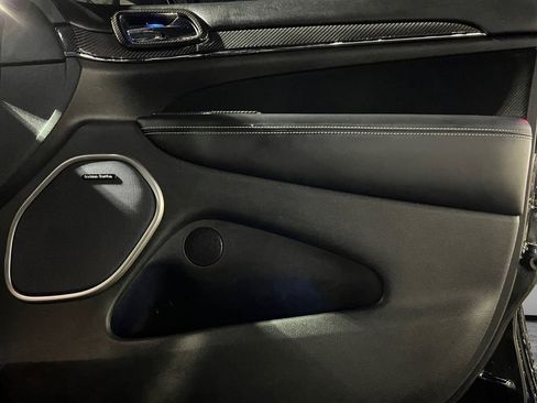 Used 2017 Jeep Grand Cherokee SRT image 14