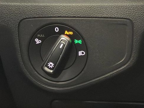 Used 2023 Volkswagen Atlas SEL image 25