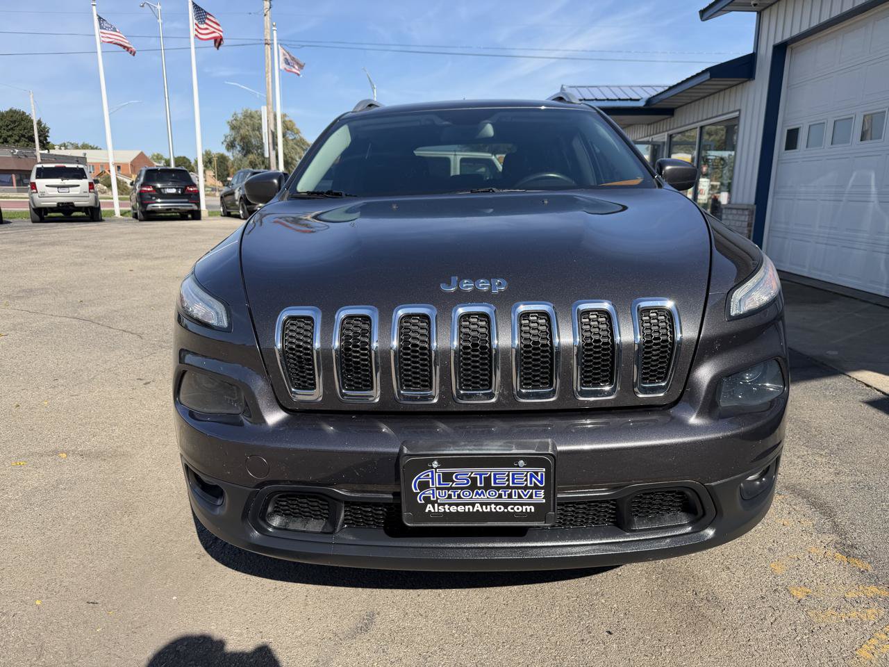 Used 2014 Jeep Cherokee Latitude w/ Cold Weather Group AWD/4WD image 8