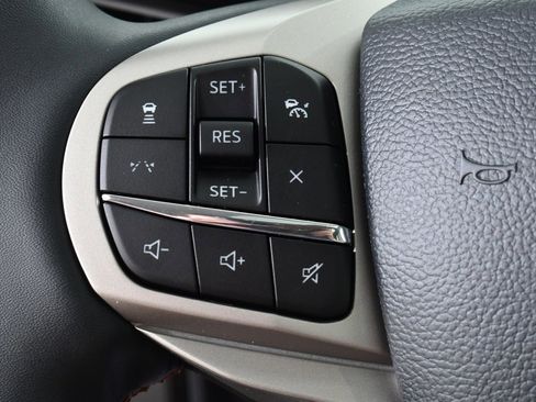 New 2025 Ford Explorer Active w/ Active Comfort Package image 33