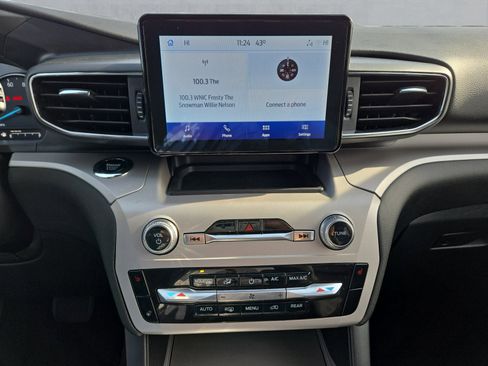 Certified 2023 Ford Explorer XLT w/ Equipment Group 202A image 17