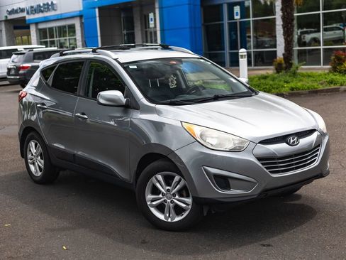 Used 2011 Hyundai Tucson GLS FWD image 2
