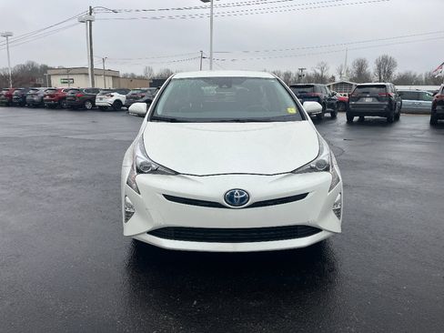 Used 2016 Toyota Prius Three Touring image 3