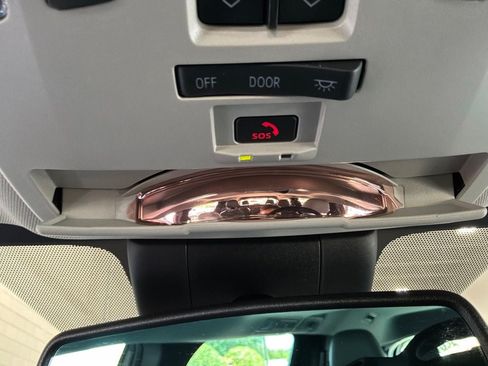 Used 2025 Toyota Sienna XLE FWD image 21