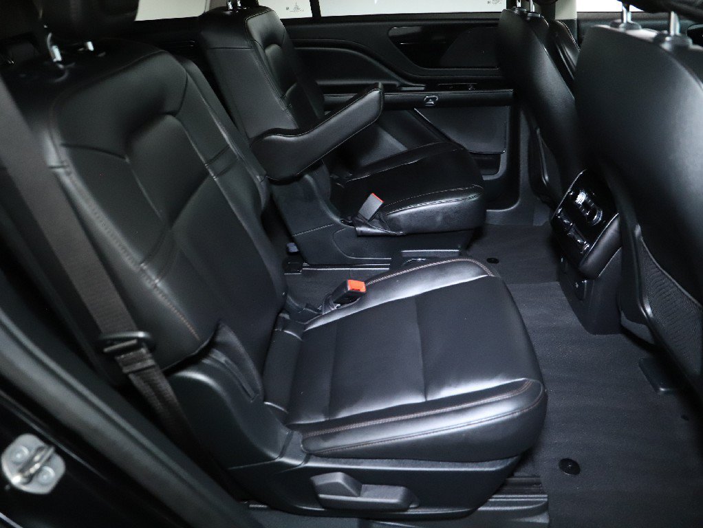 Used 2023 Lincoln Aviator AWD w/ Premium Package image 34