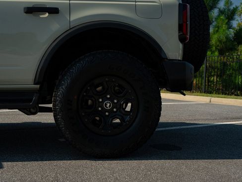 New 2025 Ford Bronco Outer Banks w/ Sasquatch Package image 6