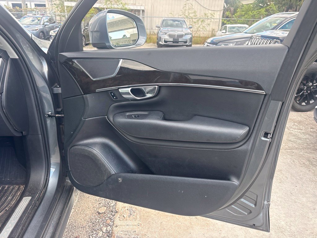 Used 2018 Volvo XC90 T6 Momentum w/ Convenience Package AWD/4WD image 23
