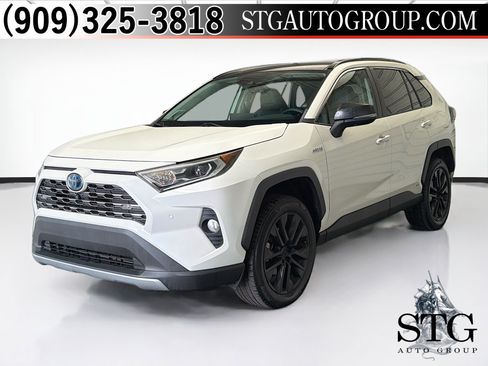 Used 2020 Toyota RAV4 Limited image 1