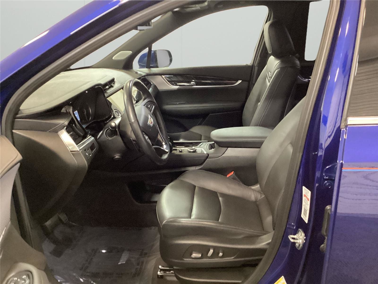 Used 2024 Cadillac XT6 Premium Luxury AWD/4WD image 10
