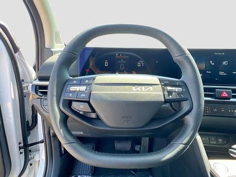 New 2026 Kia Sportage EX image 11