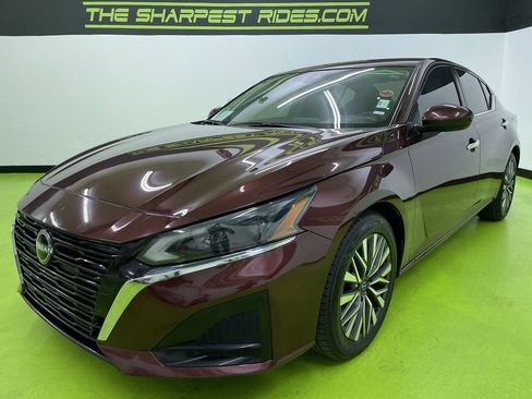 Used 2023 Nissan Altima 2.5 SV image 5