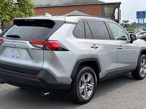 Used 2025 Toyota RAV4 XLE AWD/4WD image 4