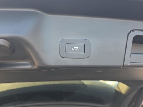 Used 2023 Land Rover Range Rover Evoque R-Dynamic S AWD/4WD image 26