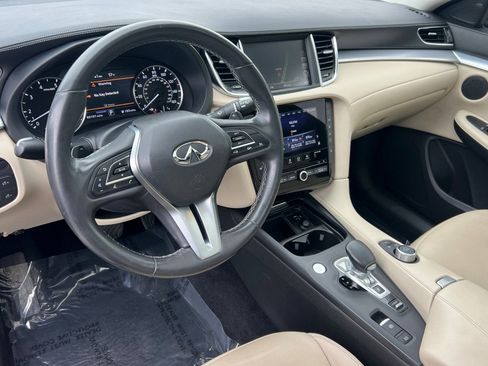 Used 2019 INFINITI QX50 Luxe w/ Navigation Package image 10