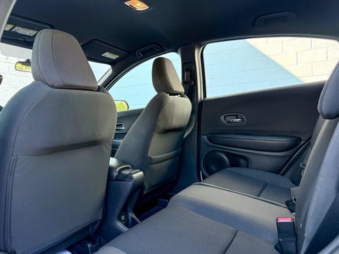 Used 2020 Honda HR-V Sport image 32
