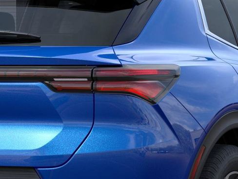 New 2026 Chevrolet Equinox EV LT FWD image 11