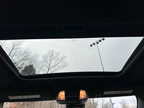 Used 2024 Dodge Durango GT image 24